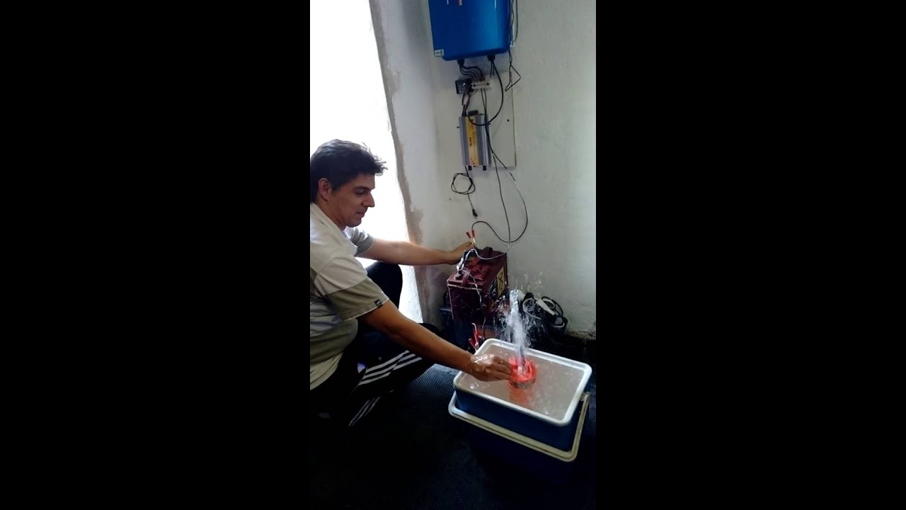 Breve prueba de bomba sumergible solar bombeando agua - DAKXIM - Mexico
