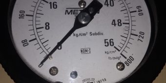 Manómetro Metron 56 Kg/cm² Carátula De 4  Conexión 1/4 $ 580.00 Hidrolavadora